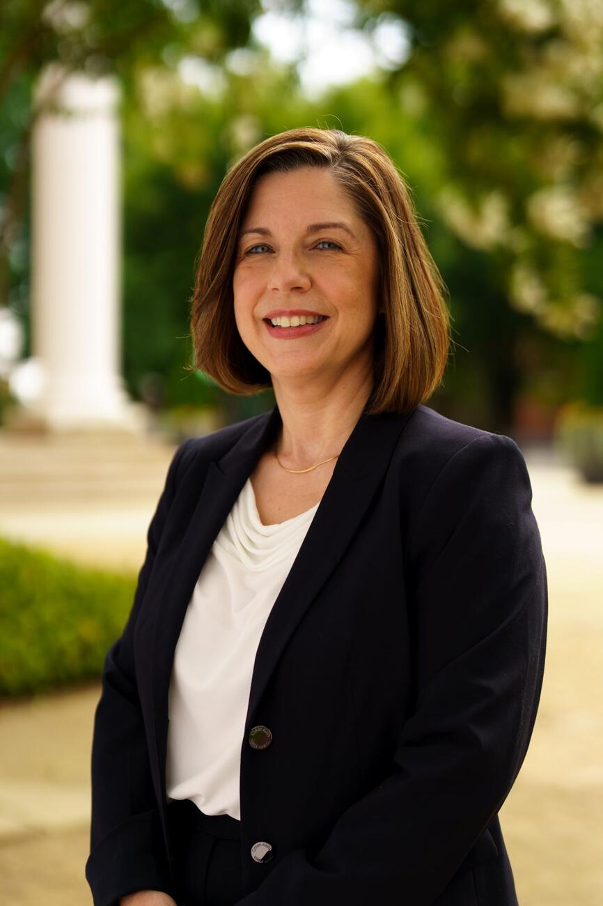 Headshot of Professor of Nursing Heather Gable.