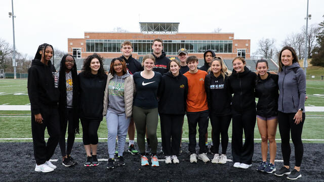 Group photo of the students in the First Year Seminar Find Your Strong: Running for your Life.