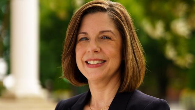 Headshot of Professor of Nursing Heather Gable.