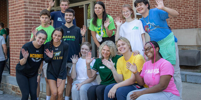 President Jasken and students move-in McDaniel28